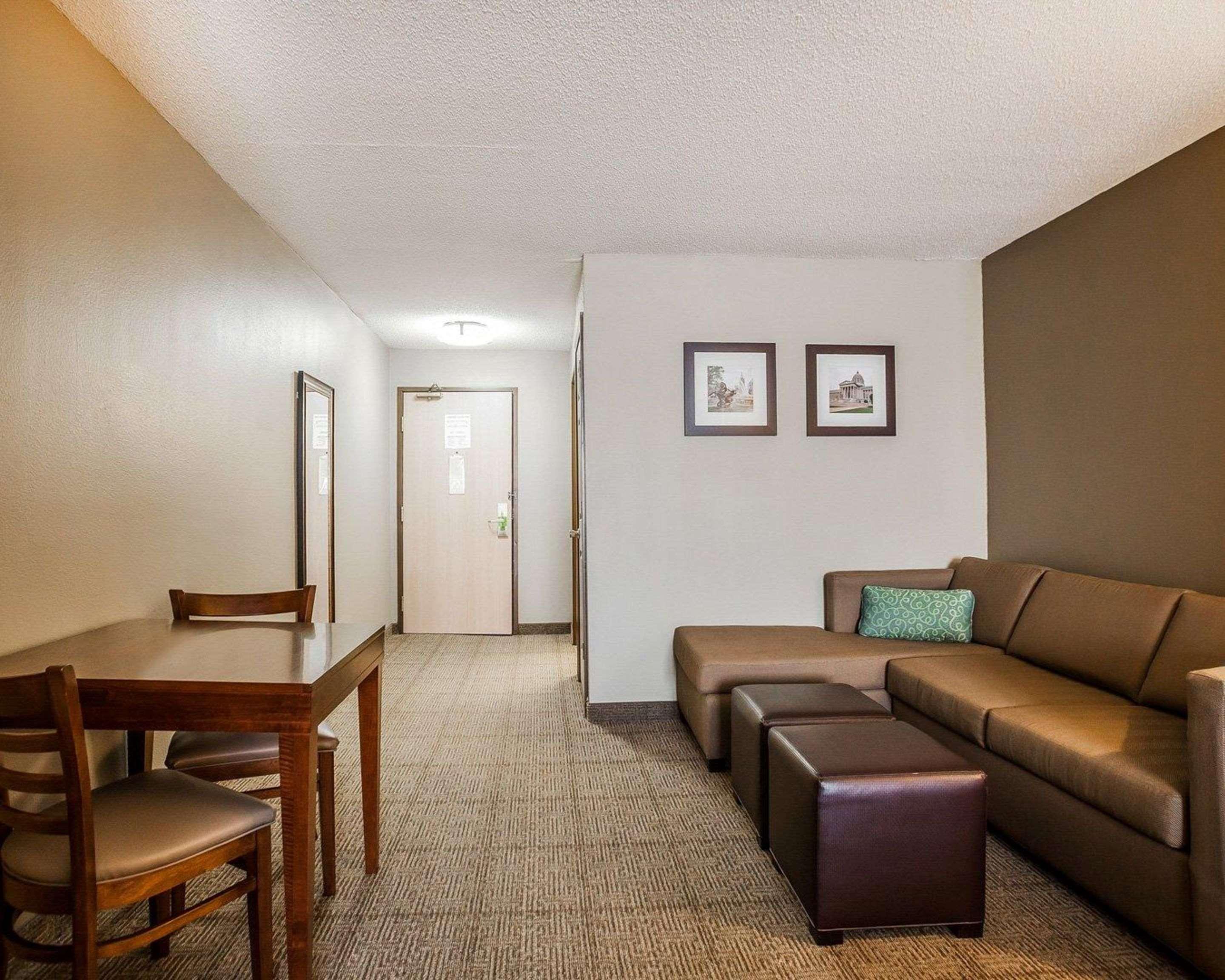 Comfort Inn & Suites Moberly Bagian luar foto