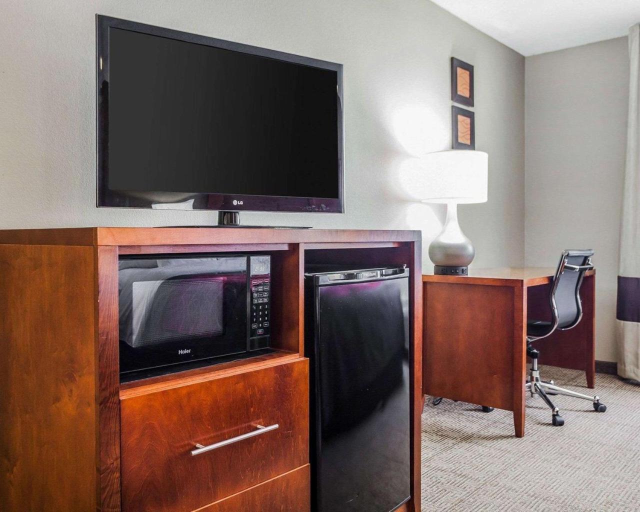 Comfort Inn & Suites Moberly Bagian luar foto